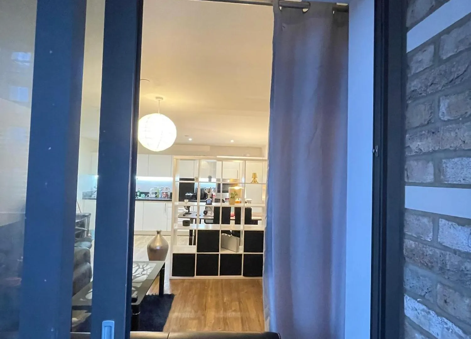 Room In Royal Docks London