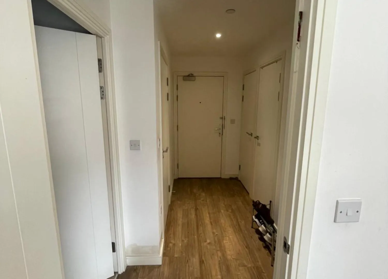Room In Royal Docks London